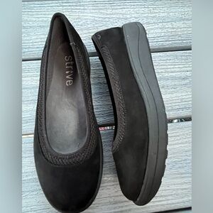 Strive Hampton Women's Black Slip-On Shoes Size 8.5